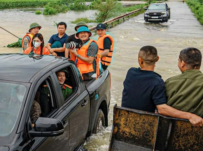 79 năm TTXVN: Phóng viên thường trú trong cuộc chiến với bão số 3 - Ảnh 11.